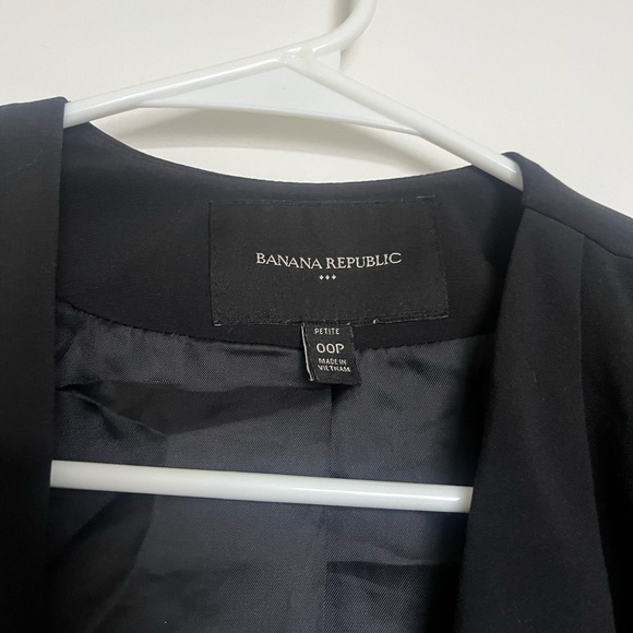 Cropped Blazer - Picture 2 of 3